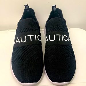 Nautica slip-on tennis shoes